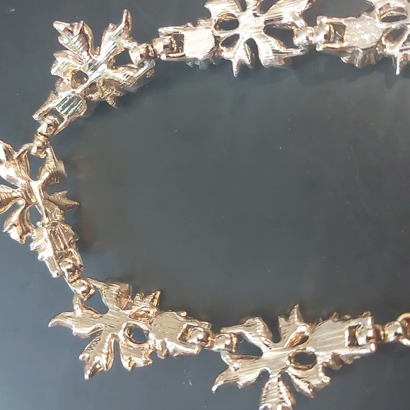 Vintage rhinestones floral design some uranium glass necklace and earrings set - Picture 11 of 13